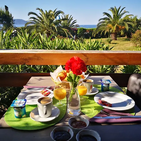 Hotell Mare E Monti 3*